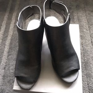 Relativity sling back peep toe sandals